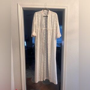 Vintage 1960a White Floral Embroidered Long Robe with Pink Ribbon Detail